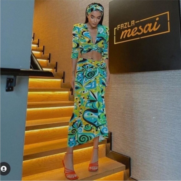 Zara Ruched V neck Pucci print Top XS *NEW W TAGS* - Picture 4 of 4